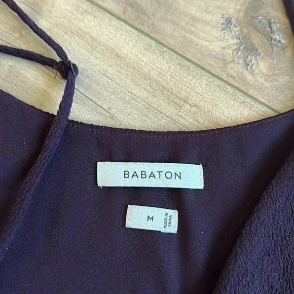 Aritzia Babaton Plum Eggplant Purple Tank Blouse V-Neck Textured Sz M - Picture 3 of 6